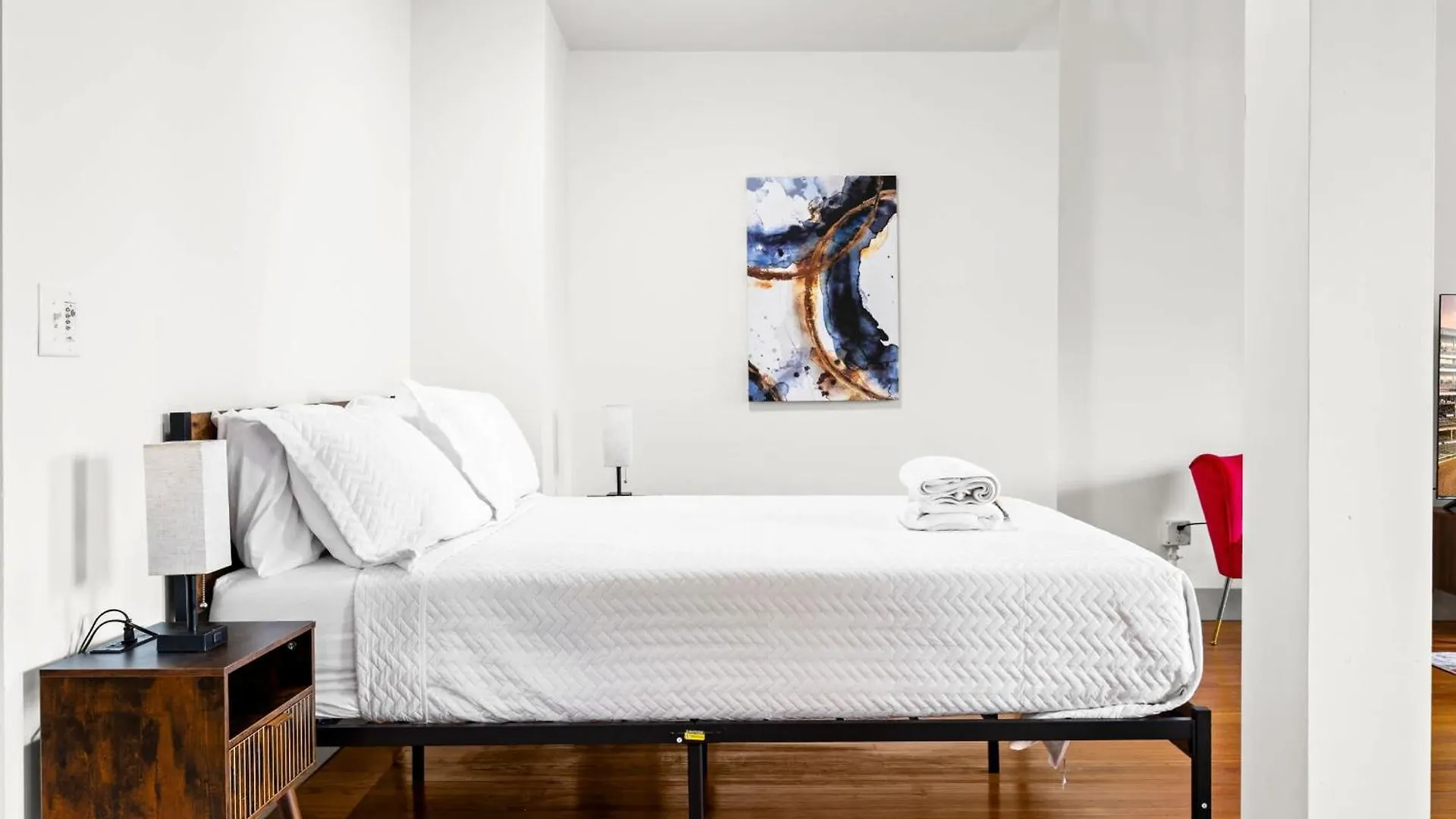 Chic And Comfy Unit W Free Parking Medical District Daire Louisville