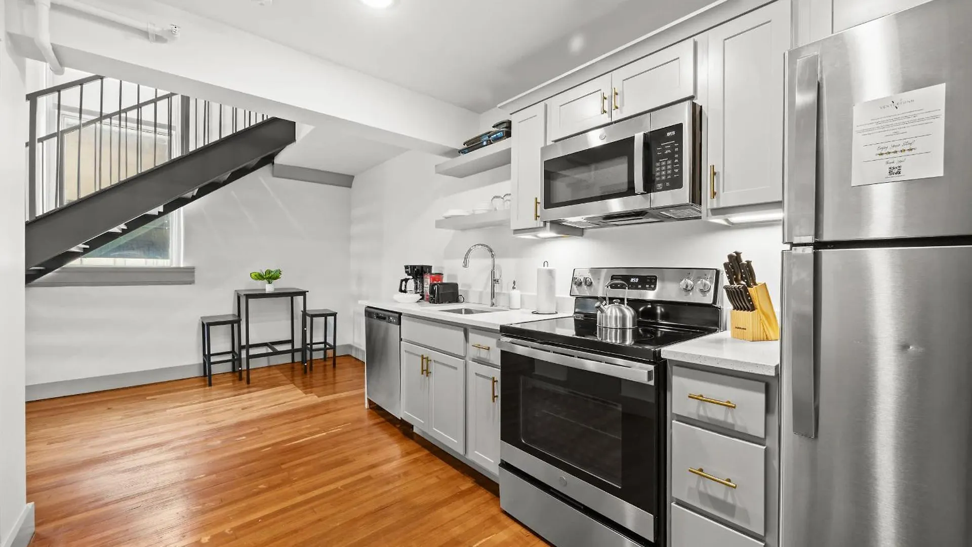 Chic And Comfy Unit W Free Parking Medical District Daire Louisville