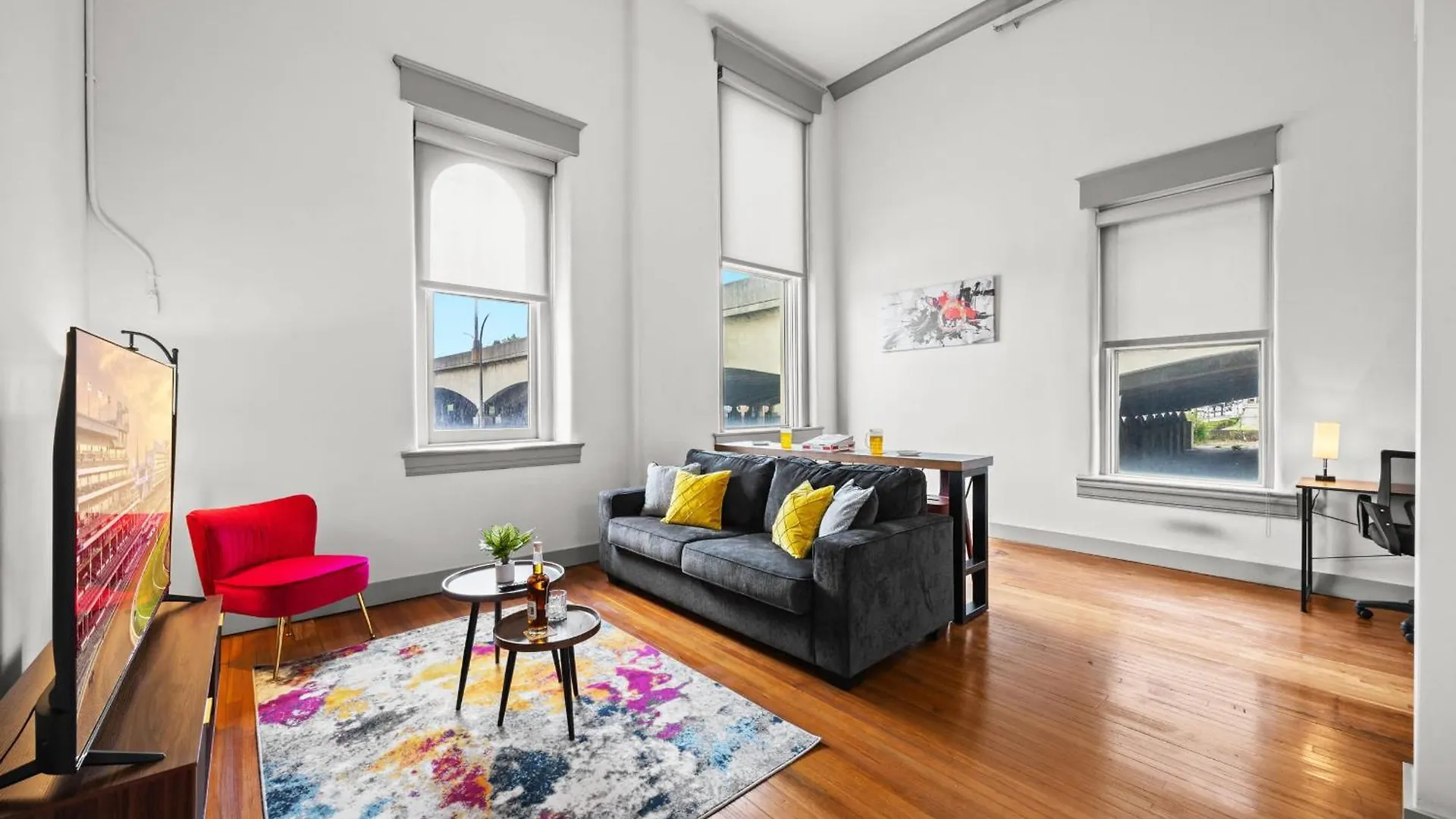 Chic And Comfy Unit W Free Parking Medical District Daire Louisville